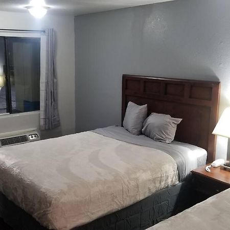Hotel 2 Queens Beds Hotel Room 127 스틸워트 외부 사진
