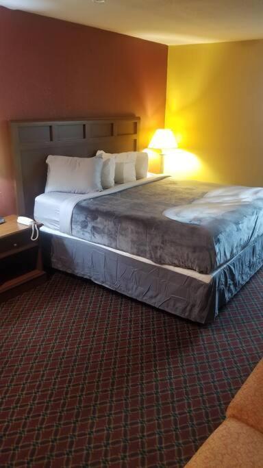 Hotel 2 Queens Beds Hotel Room 127 스틸워트 외부 사진