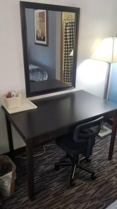 Hotel 2 Queens Beds Hotel Room 127 스틸워트 외부 사진